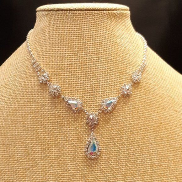 Vintage Style Aurora Borealis Teardrop Necklace - Picture 6 of 6